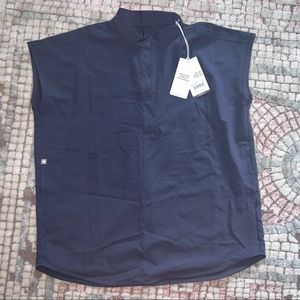 NEW FIGS Women’s Rafaela Scrub Top in Charcoal